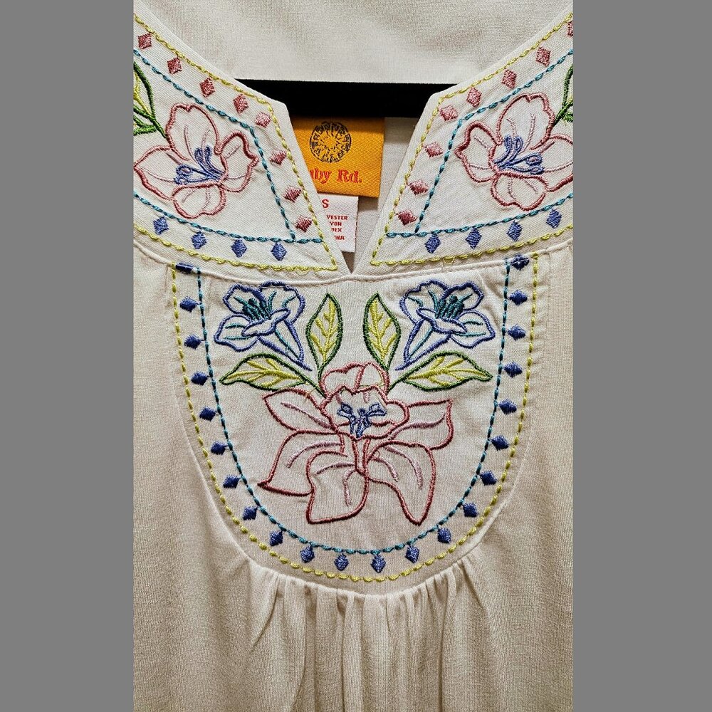 💯 Ruby Rd. Missy Spring Oasis Embroidered Knit Top 💯 - Picture 4 of 8